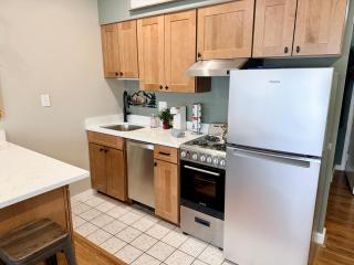 B213 Stylish Loon Mountain Studio Condo with Pool and Hot Tub - 6