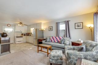 2 Mi to CMU! Quaint Bungalow with Fenced Backyard - 5