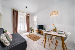 Elegant and Super Central 2BR with 2 Bathrooms - Budapest - 9