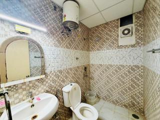 Hotel Oxygen Bloom-Near Noida Sector 18 Metro - 6