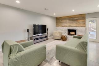 2 Mi to Galleria Dallas Group Retreat with Yard! - 1