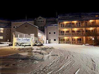 A113 Loon Mountain Studio Apartment with Pool and Hot Tub - 2