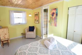 Bright Cottage Close to Bayside Beaches - 2