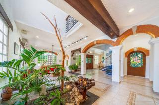 5 Bedroom Luxury Villa with Private Pool and Security - fits 12 - 2