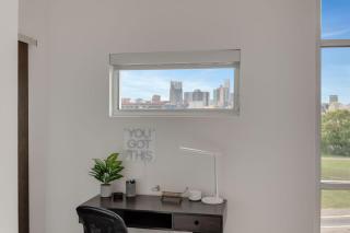 City Skyline views from this light filled 1bd 1 and half bath condo! - 8