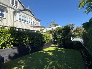 Auckland City Villa - 0