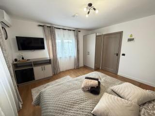 Cameră dublă cu baie privată externă - 7