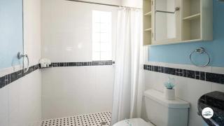 Komffy Studio Waterfront w/King Bed & Free Parking - 2