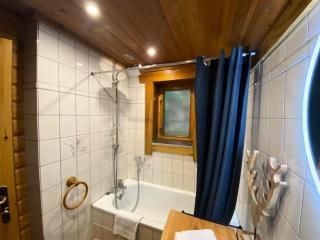 Chalets à La Bresse - LE GRAND CERF Chalet en rondins avec SPA Jacuzzi MAE-8081 - 1