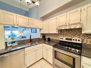 Walk to the Beach - 3 bed 3 bath beach Villa - 8006 Treetops - 4