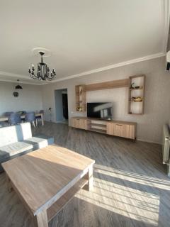 3 bedroom apartment by Baku Boulevard, near Sahil Metro - 8