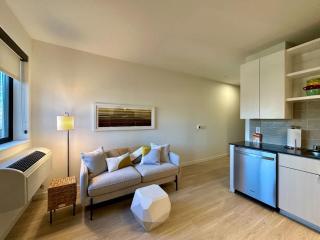 Modern 1BR Near Light Rail Hospitals MSP 06 - 7