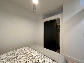 Modern 1BR Near Light Rail Hospitals MSP 06 - 2