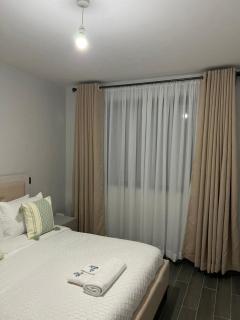 Skyline lux Cozy 1BR with lake & park scenery - 3