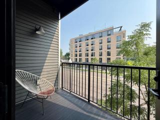 Incredible 1BR Near Light Rail Private Balcony 07 - 7