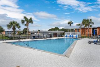 132 Short Drive to the Beach 3 Pools Grill - 6