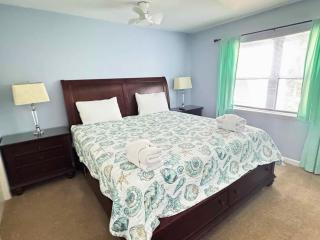 Walk to the Beach - 3 bed 3 bath beach Villa - 8006 Treetops - 7