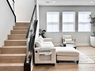 Marbella Lane Spacious 4BR Modern Family Home - 2