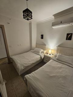 شقة مفروشةومريحةفي مدينتي قريبة من كل الخدمات والحركة - 3