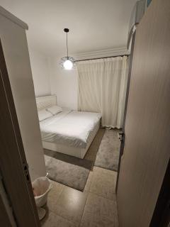 شقة مفروشةومريحةفي مدينتي قريبة من كل الخدمات والحركة - 1