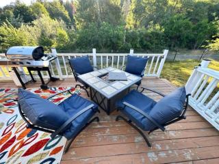 Enchanting Getaway Farmhouse And Tiny House Duo - 5