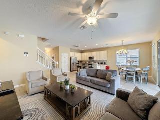 Veranda Home, 8br, 6 en-suites, Lake View,POOL SPA villa - 3