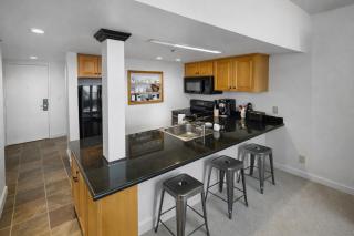 165 Ski-In Ski-Out Studio at Park City Mountain Resort. Pool, Hottub, Gym. by SkyRun Park City - 4