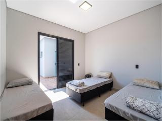 Casa com Piscina, Wi-Fi e Garagem - Pirassununga - 8