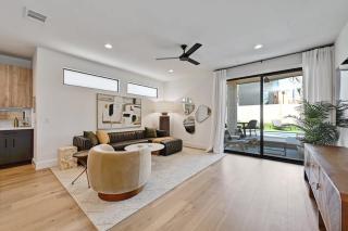 East Austin 5BR w Private Pool Rooftop & Views - 3