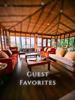 The River House - Upscale Lodge - 9