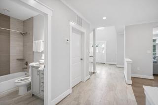 The Ultimate Luxury Home with Jacuzzi & Garage - 2