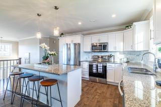 Beautiful Bright House 5 Mins From Downtown - 3