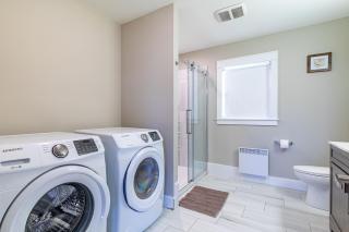 Beautiful Bright House 5 Mins From Downtown - 2