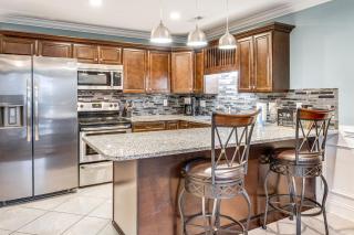 2 Mi to Ocean! Surfside Beach Condo with Patio - 8