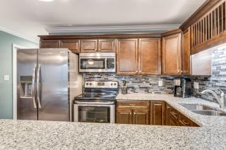 2 Mi to Ocean! Surfside Beach Condo with Patio - 2