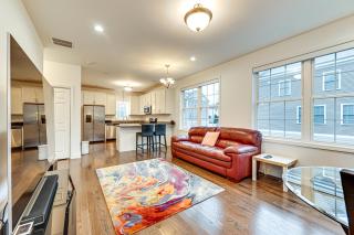 2 Mi to The Mark Twain House and Museum Airy Escape - 5