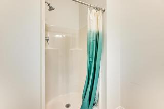 2 Mi to The Mark Twain House and Museum Airy Escape - 1