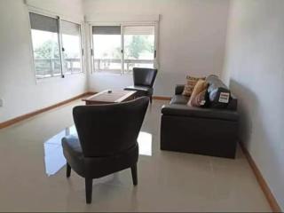 Spacious house, complete with garden close to everything - 0