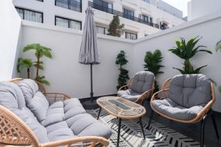 1BR Private Terrace Parking Gym - 1