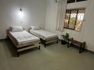 Muvule Entebbe Guesthouse - 2