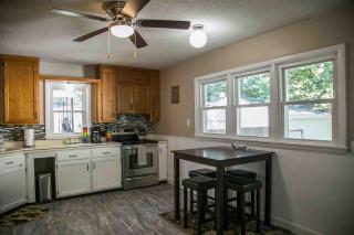 Paradise By The Park - 3 bd and 1 ba Family Getaway - 9