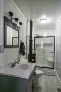 Paradise By The Park - 3 bd and 1 ba Family Getaway - 8