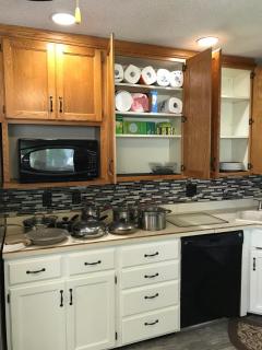 Paradise By The Park - 3 bd and 1 ba Family Getaway - 2