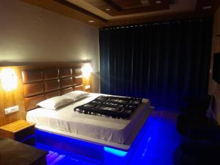 Customize your stay in Shimla - 3Bhk Luxury and 4 bedroom Budget apartments - 6