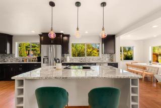 Cozy & Spacious 3BR2BA Home Near I-5 - 4