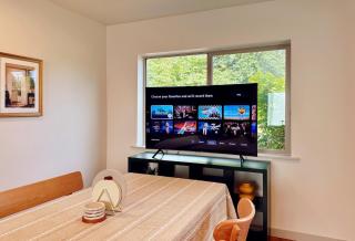 Cozy & Spacious 3BR2BA Home Near I-5 - 2