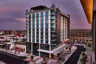 The REMI, Scottsdale, Autograph Collection - 3