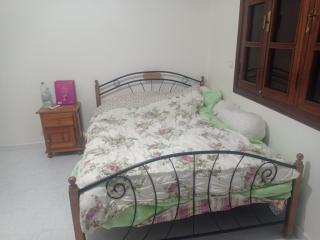 2 bedroom apartment and living room with small terrace - 8