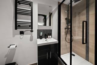 Luxury Modern 3bed 3en-suites | Central Reading |4 - 5