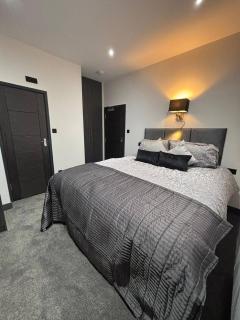 Luxury Modern 3bed 3en-suites | Central Reading |4 - 5